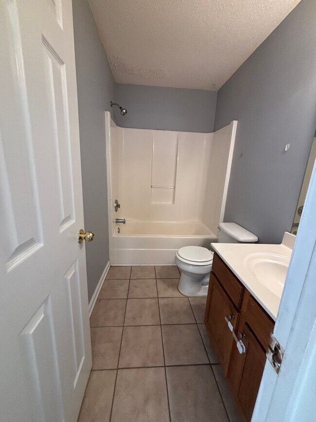 Building Photo - 216 Springfield Cir