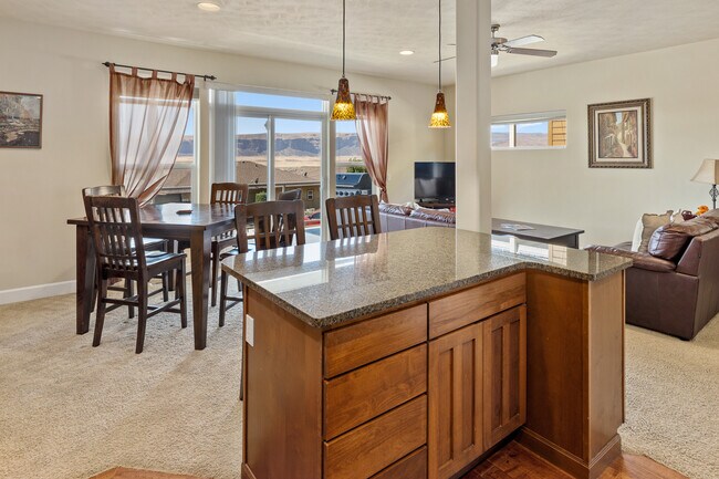 Building Photo - 23251 Sunserra Loop NW