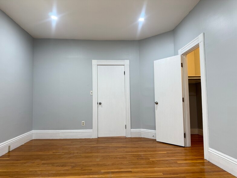 Building Photo - 324 Granite St