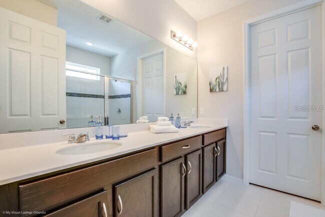 Building Photo - 9031 Pelican Cv Trce