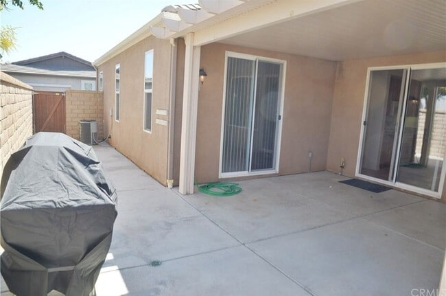 Building Photo - Wonderful 55+ 3 Bedroom 2 Bathroom In "Four Seasons" Of Hemet!