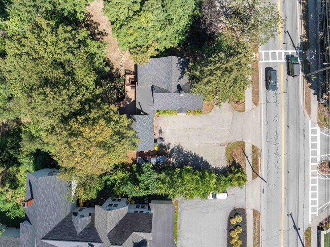 Building Photo - 468 Union Ave