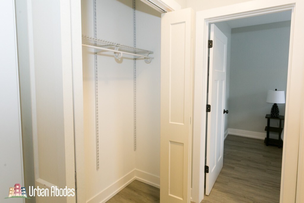 Building Photo - 703 W Brompton Ave