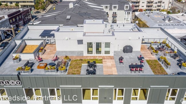 Building Photo - 802 5th Ave N