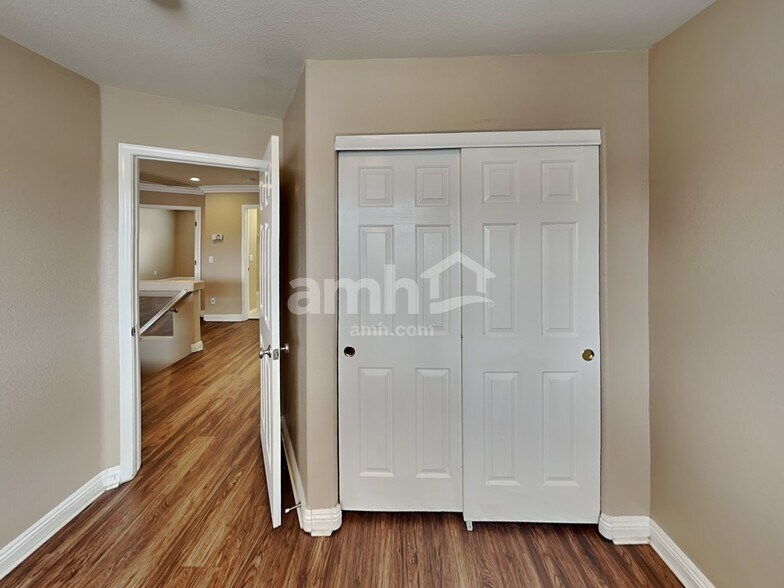 Building Photo - 9740 Powell Plateau Ct