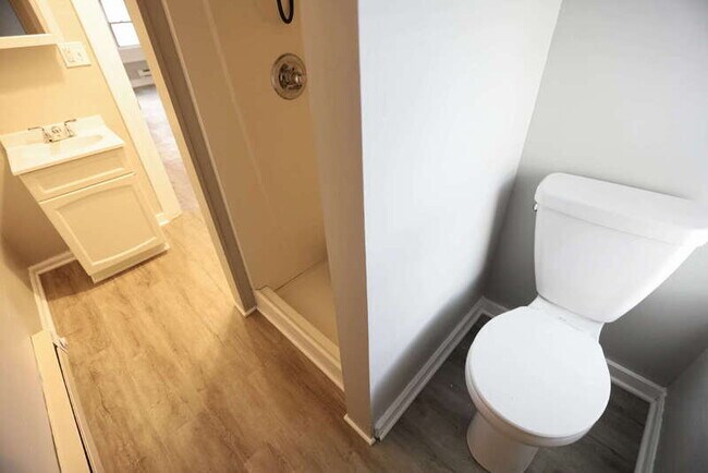 Building Photo - 1403 Turner Ave NW