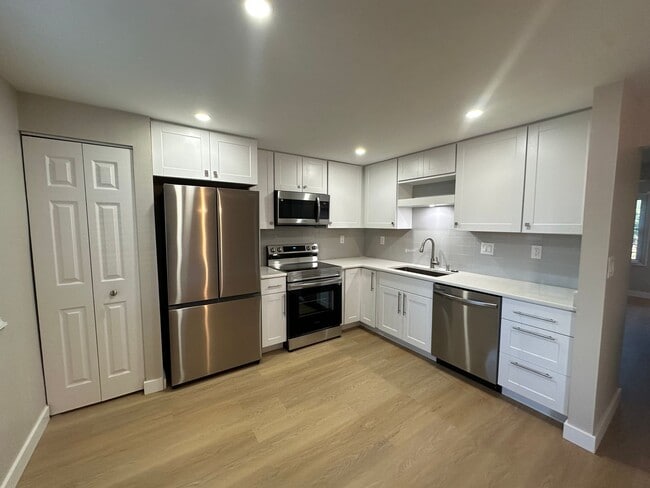 Building Photo - 3BR/2.5BA Townhome for Rent in Middletown - Recently Renovated!