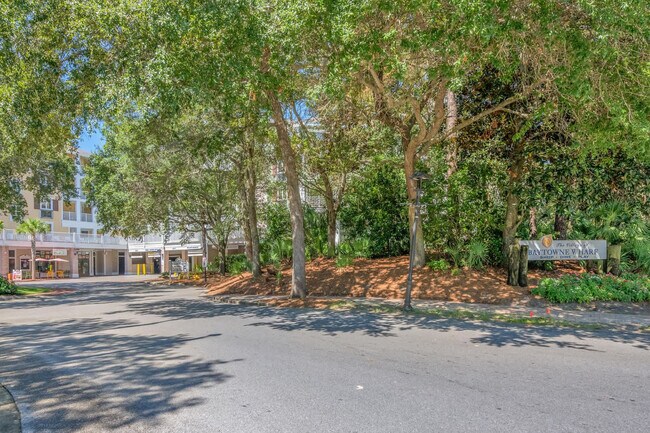 Building Photo - 2469 Bungalo Ln