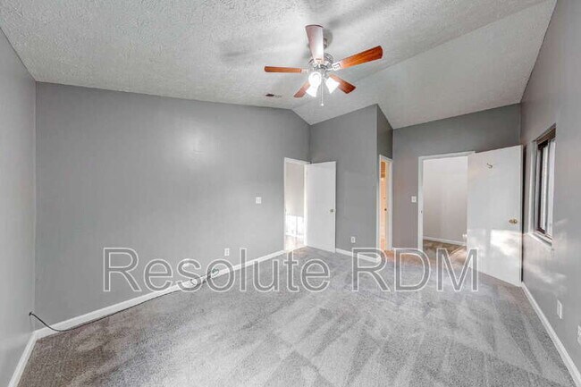 Building Photo - 4470 Village Ln