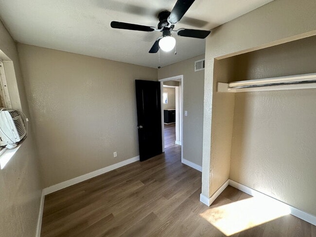 Building Photo - 372 W Northern Ave