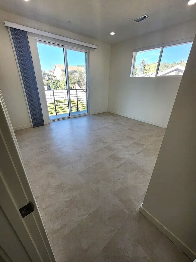 Building Photo - Be the First to Live in This Stunning Newly Constructed Coastal Home – Ventura