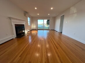 Building Photo - Weed Ave