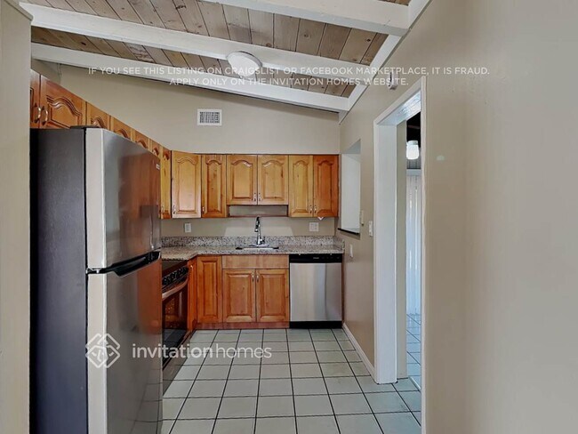 Building Photo - 1275 SW 28th Rd