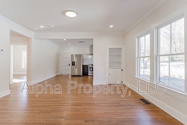 Building Photo - 511 Mountain Creek Rd