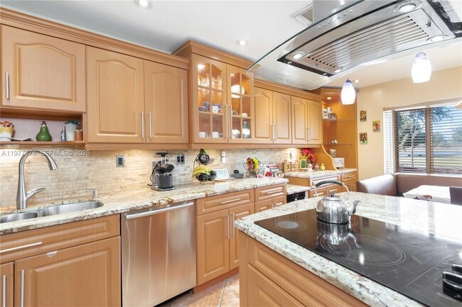 Building Photo - 17360 NW 69th Ct