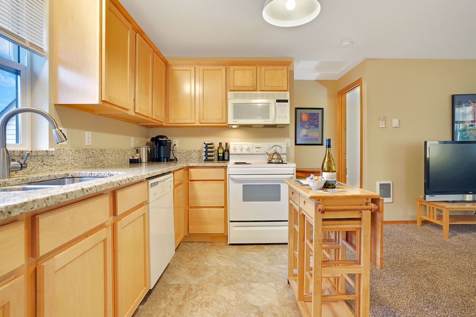 Building Photo - 731 Elm St SW