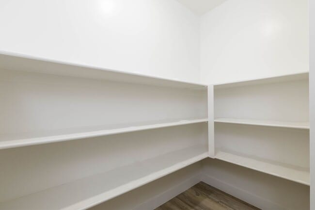 Building Photo - 3 bed plus office / 2.5 bath / 3 car Singl...