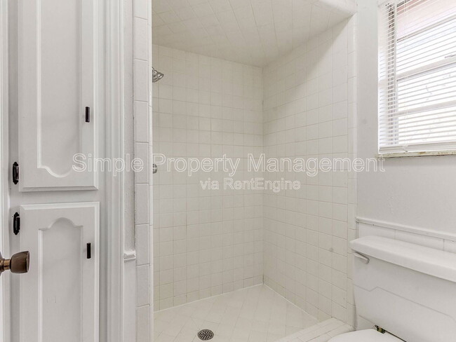 Building Photo - 5713 NW 114th St