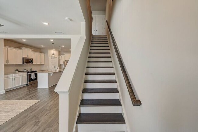 Building Photo - 1001 Lifford Ln