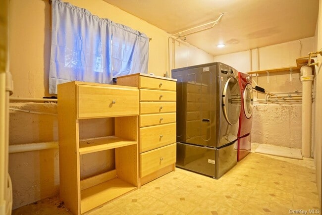 Building Photo - 34 Oakley Dr