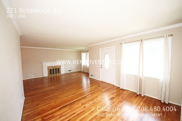 Building Photo - 221 Rosewood Ave