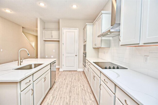 Building Photo - 6443 Cyrils Dr