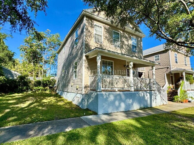 Primary Photo - 2BR/1BA Nicely remodeled historic home in ...