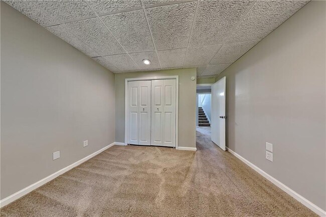 Building Photo - 5450 Princeton Oaks Dr