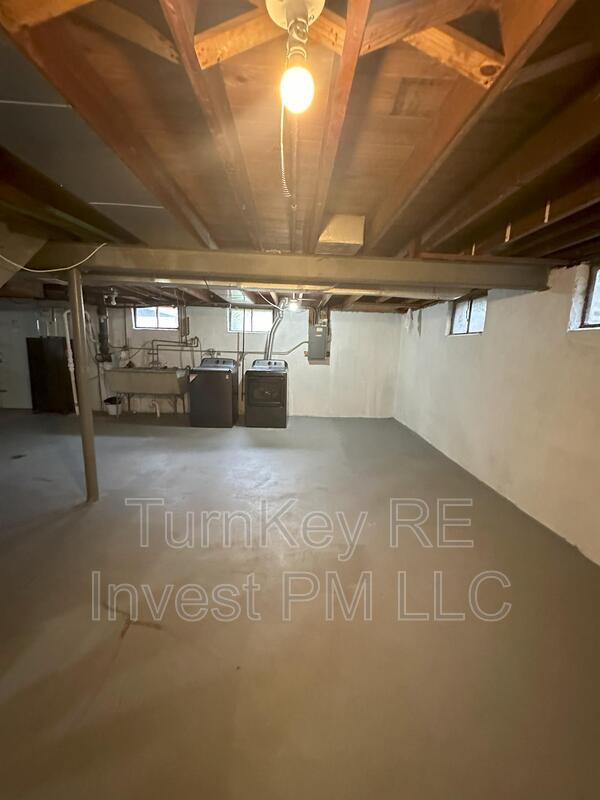 Building Photo - 17959 Loomis Ave