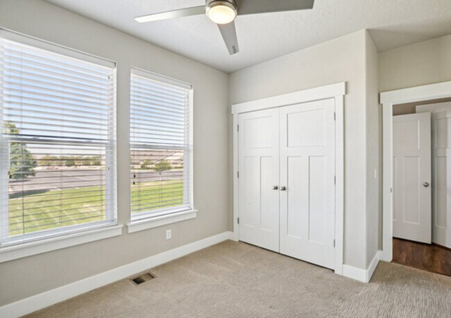 Building Photo - Your Next Home Awaits!