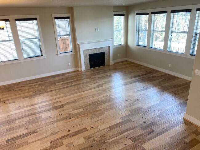 Building Photo - Bethany Creek 3 Bedroom Home!