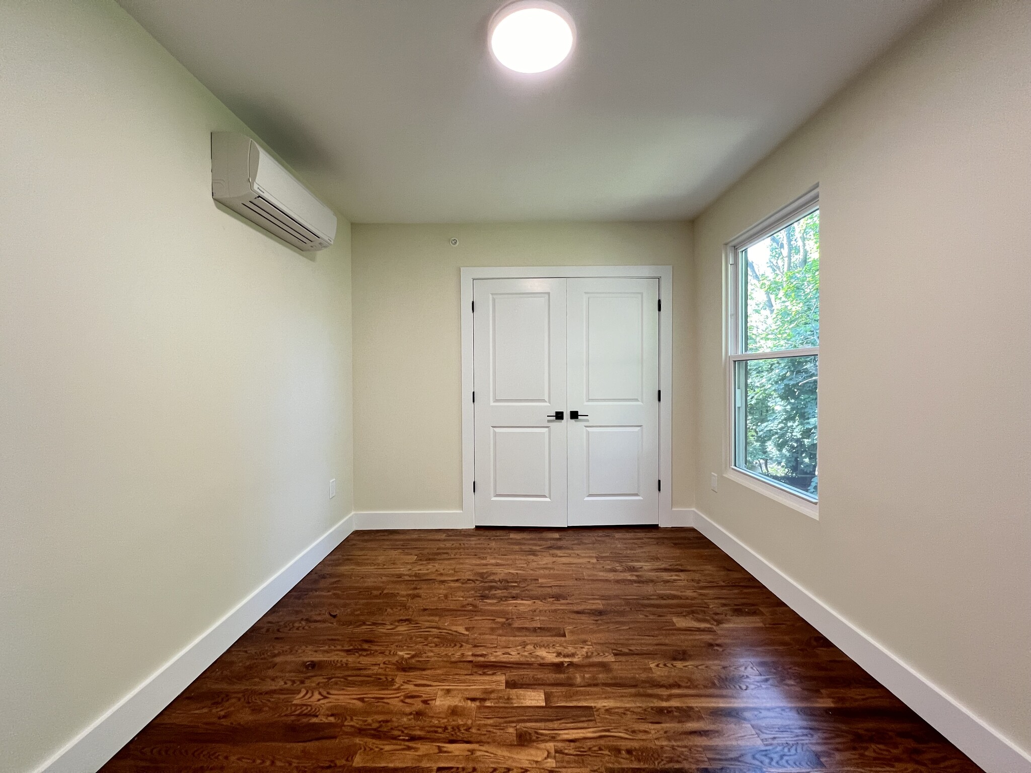 Unit 4 - 44 Van Nostrand Ave