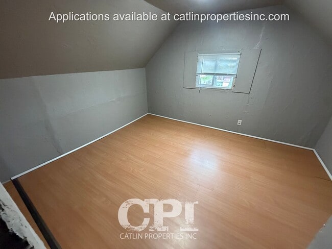 Building Photo - 323.5 15th Ave