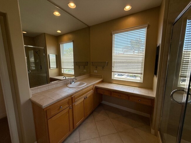 Building Photo - Luxury 5 Bedroom, 4.5 Bath Home in Otay Ra...