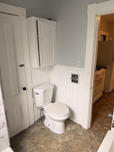 Bathroom - 15 Hayden St