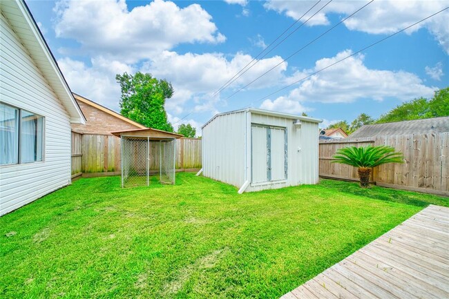 Building Photo - 1323 Oakengates Dr