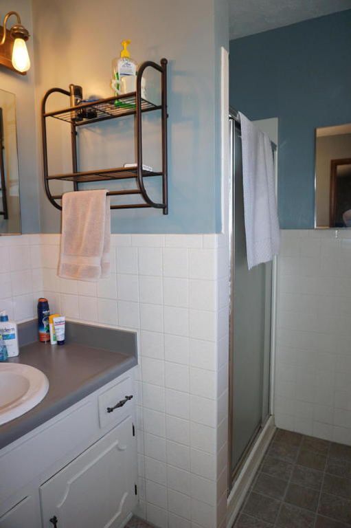 Building Photo - 2536 S McCann Ave