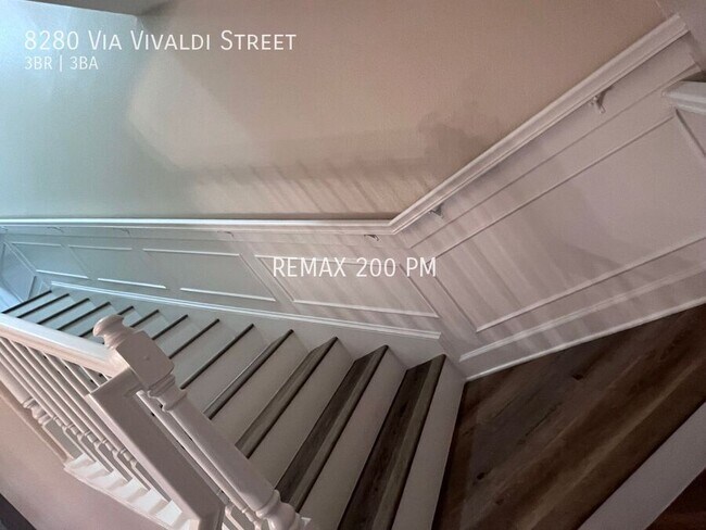 Building Photo - 8280 Vía Vivaldi