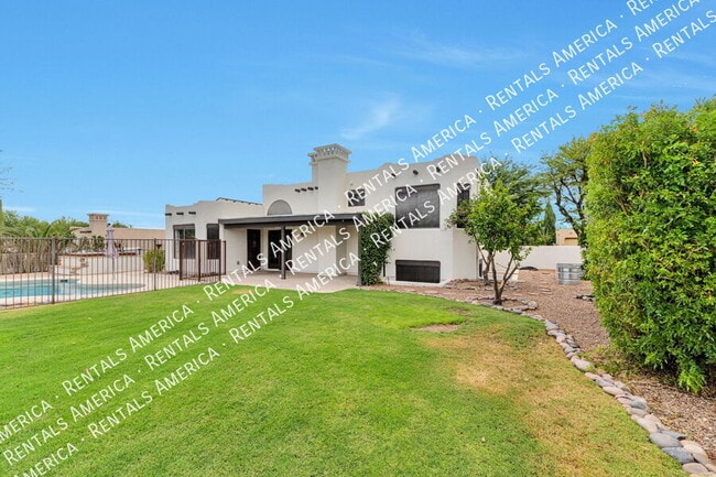 Building Photo - 10698 N Thunder Hill Pl