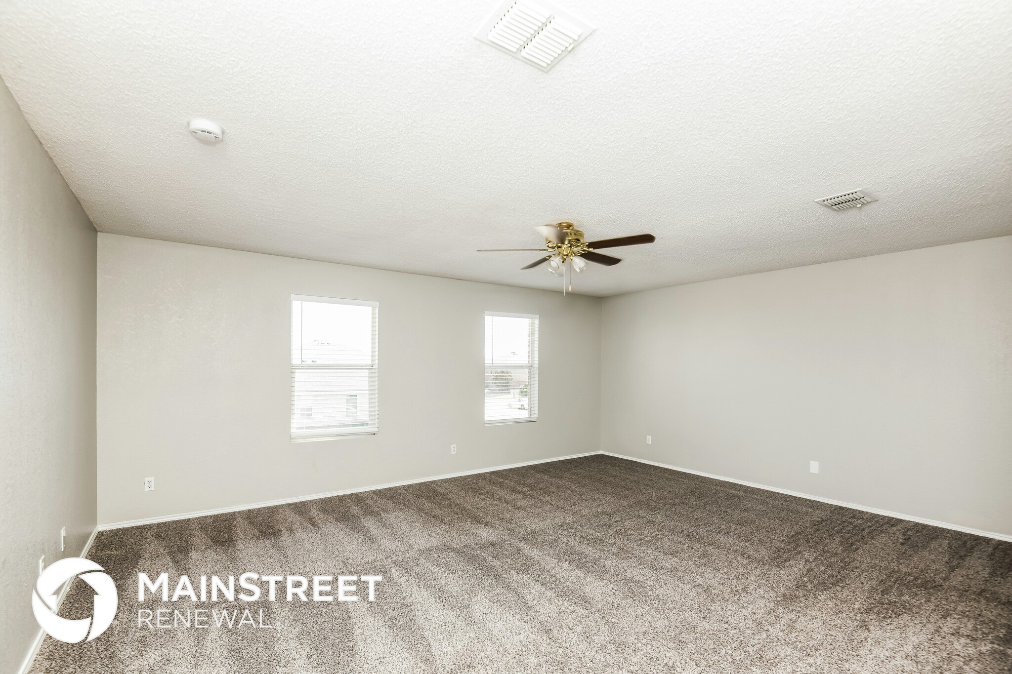 Building Photo - 8768 Stonebriar Ln