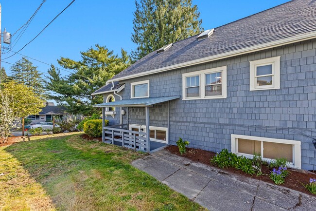 Building Photo - 4bd/2.75ba Seattle Home