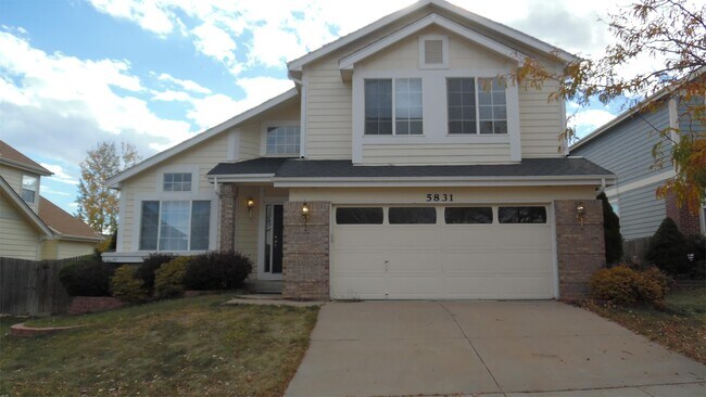 Building Photo - 5831 Instone Cir