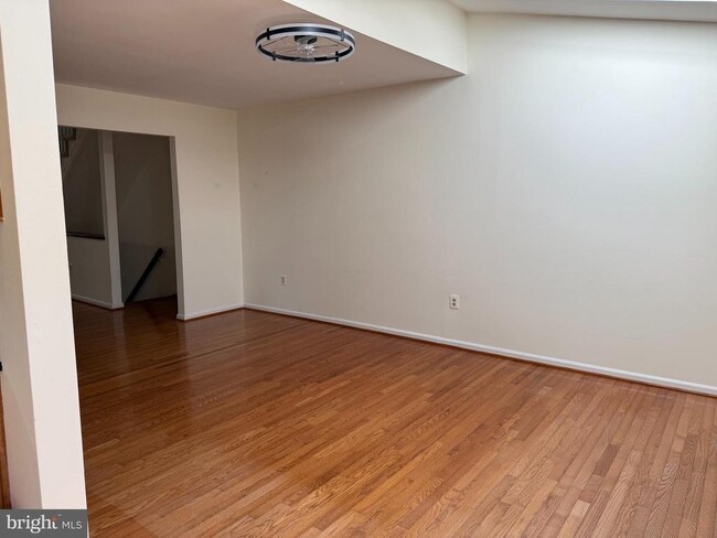 Building Photo - 4637 Luxberry Dr