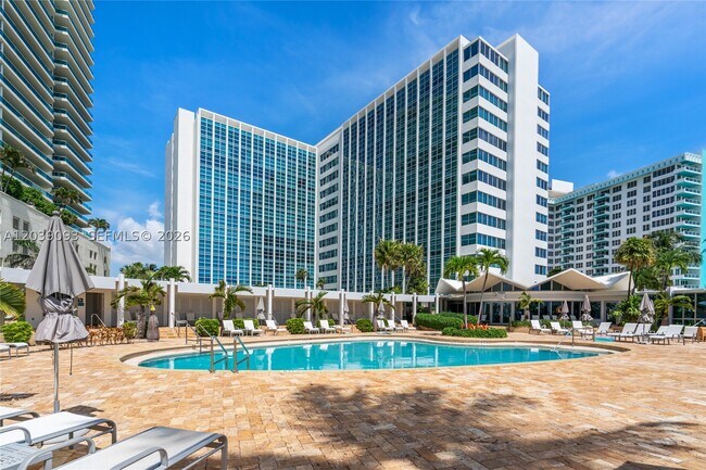 Building Photo - 5055 Collins Ave