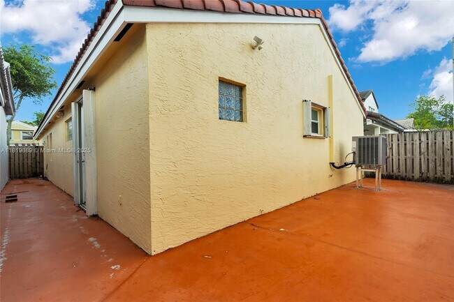 Building Photo - 11473 SW 72nd Terrace