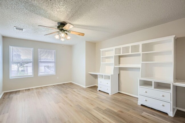 Building Photo - 1433 Glenwick Dr