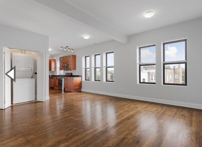 Building Photo - 7528 N Seeley Ave