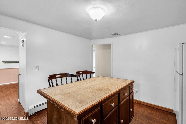 Building Photo - 918 Charles Dr
