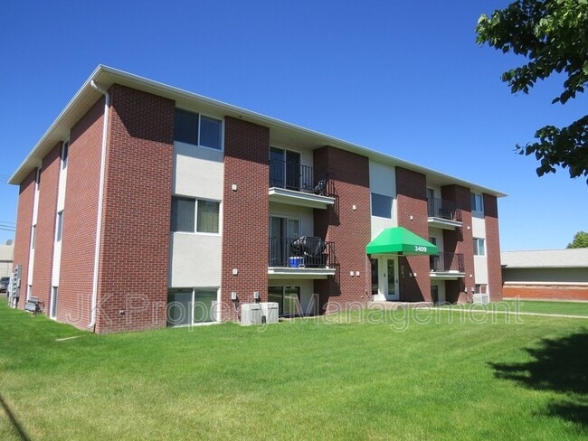 Primary Photo - 3409 11th Ave S