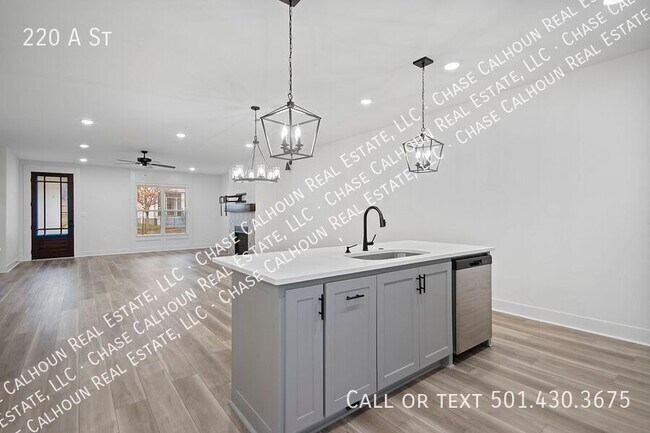 Building Photo - 220 A St